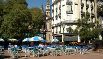 San Telmo, Bares de la Plaza Dorrego en un día de semana