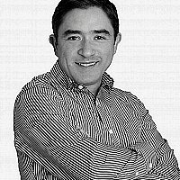 Carlos Alvarez